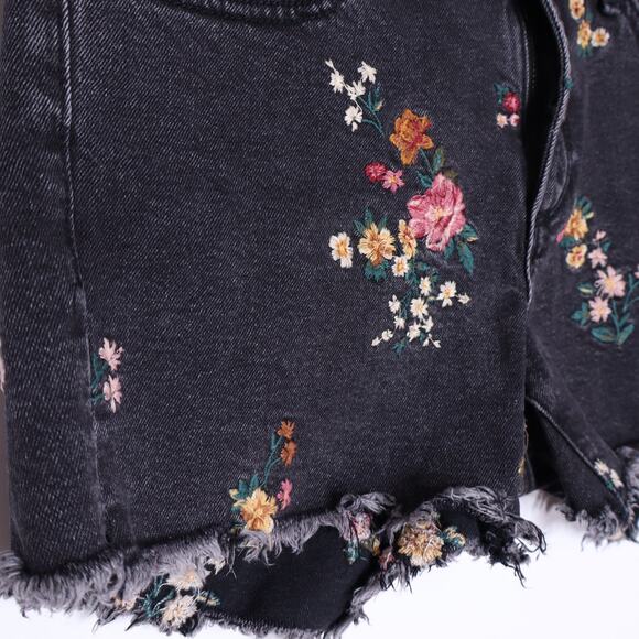 DRIFTWOOD Connie Shorts Whiplash Black Floral Embroidered Denim Women's 26 - Picture 6 of 11